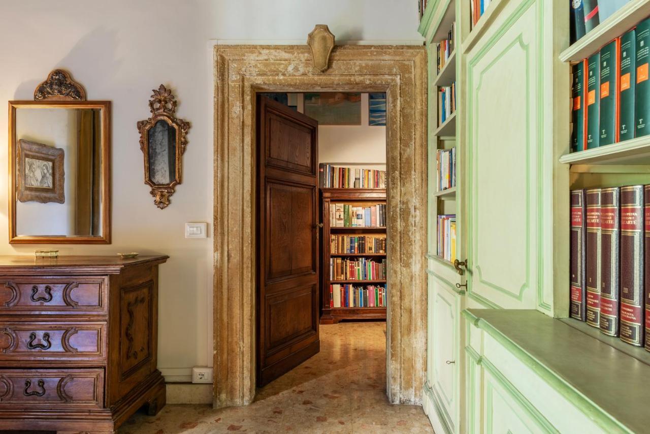 Pantheon Apartment - L'Angolo Nascosto Dei Quadri Rzym Zewnętrze zdjęcie